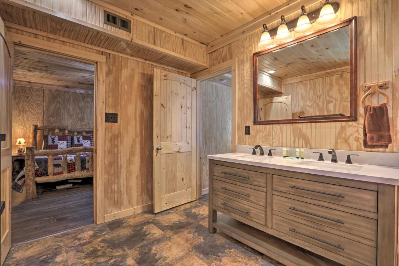 Gatlinburg Cabin With Loft And Game Room 1 Mi To Town Exterior photo