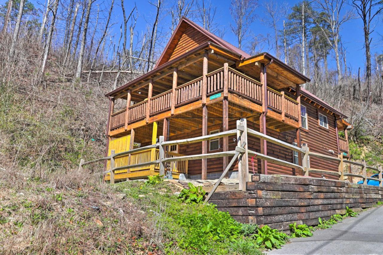 Gatlinburg Cabin With Loft And Game Room 1 Mi To Town Exterior photo